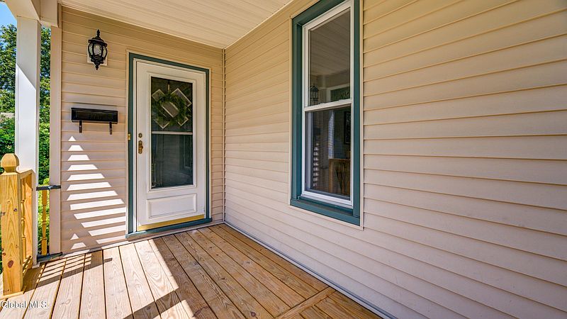 5th image of 39 Temple Street