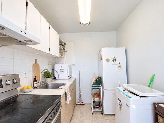 5th image of 7240 Lindsay Rd #303