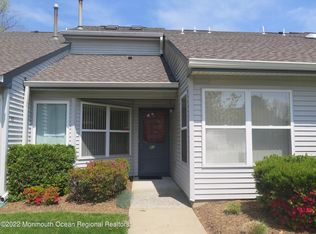 82 Sunnymede St, Englishtown, NJ 07726