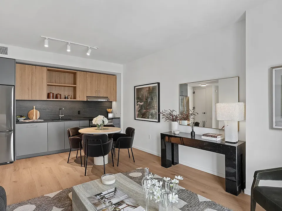 55 Willoughby St #2E