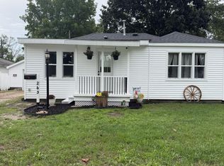 263 W Congress St, Caro, MI 48723