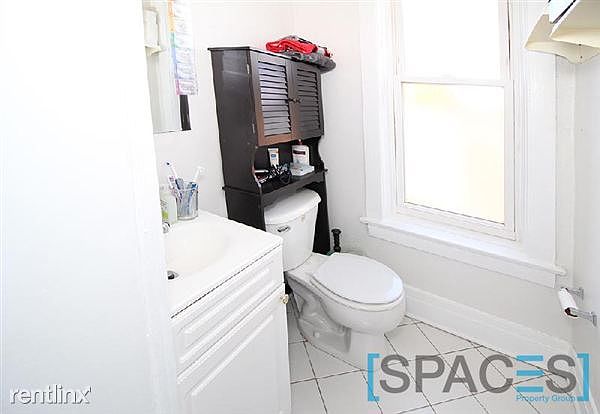 2nd image of 4452 N Ashland Ave APT 203
