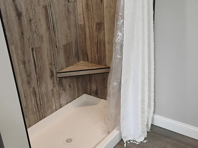 Master Bedroom Bathroom
