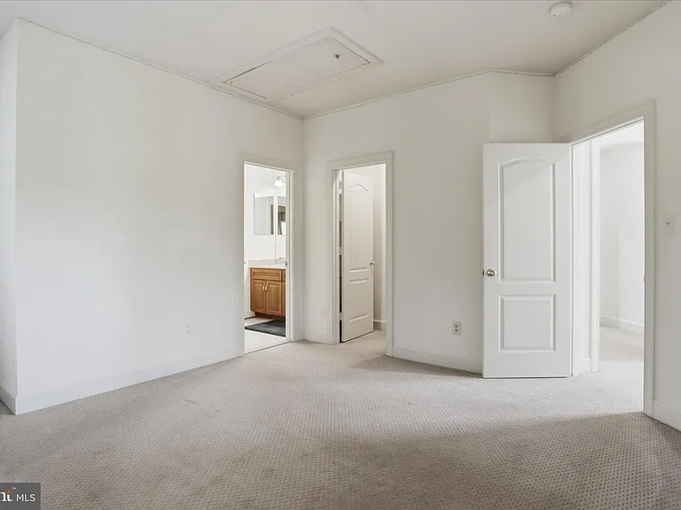 23059 Bronstein Ln — Photo 40