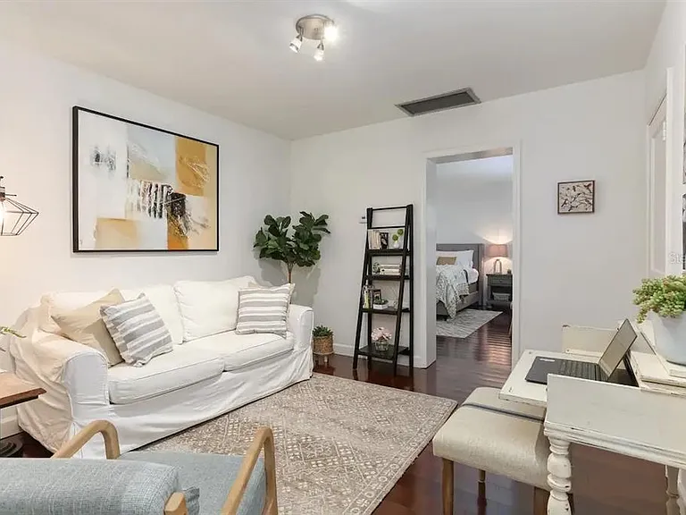 4014 W Palmira Ave — Photo 34