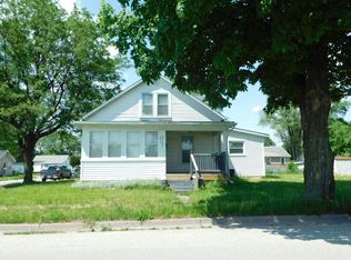 2015 Wallace St, Muscatine, IA 52761