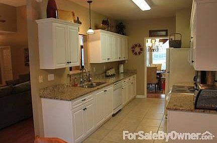 2nd image of 930 Crestwood Dr