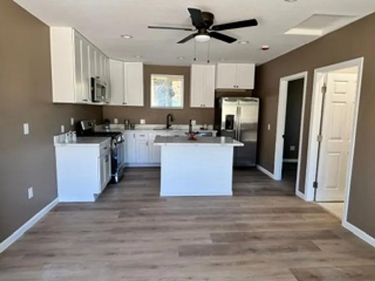 23578 Lakeview Dr — Photo 3