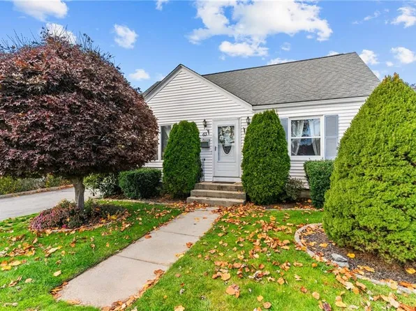 63 King St, Johnston, RI 02919