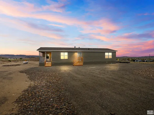 1105 Idaho Ave, Silver Springs, NV 89429
