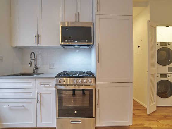 3rd image of 316 E 92nd St APT 3RC