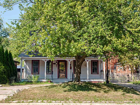 2nd image of 194 Moross Rd