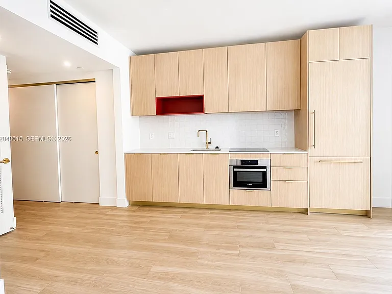 90 NE 32nd St #814 — Photo 11