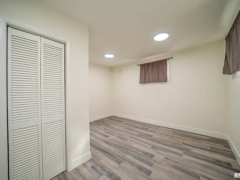 324 S James St — Photo 17