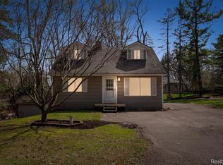 4773 Algonquin Blvd, Clarkston, MI 48348
