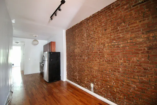 Rented by Hagstrom Management Inc | media 14