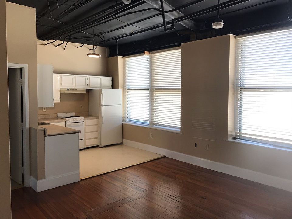 1st image of 114 Washington St SE #404