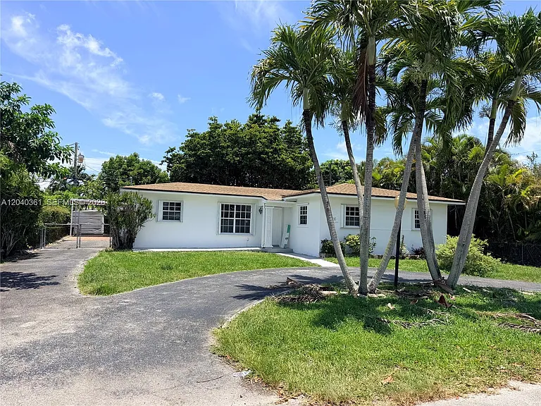 1525 SW 76th Ct — Photo 3