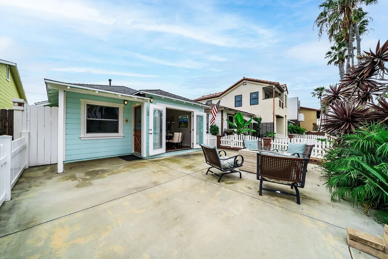 2 bed, 721 sqft, $6,800 — Photo 1