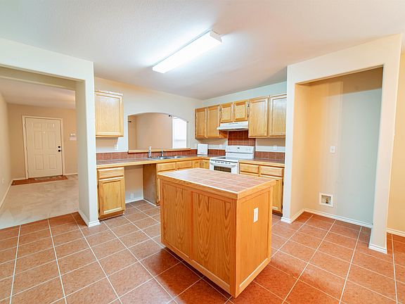 5th image of 525 Gandara Dr