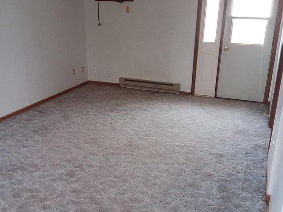 5th image of 100 1/2 Becker Ave #C