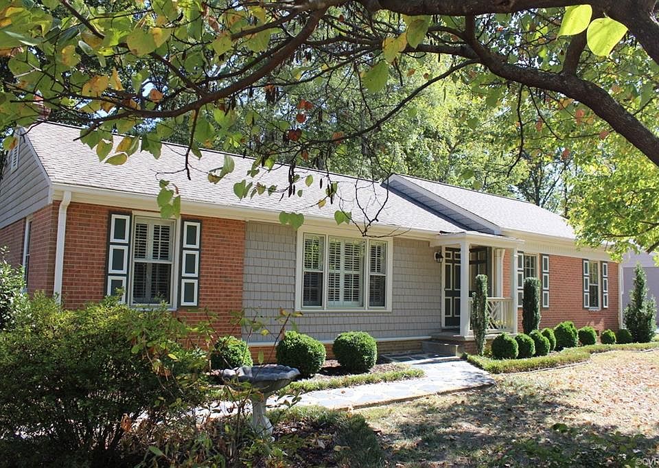 1st image of 2715 Scarsborough Dr
