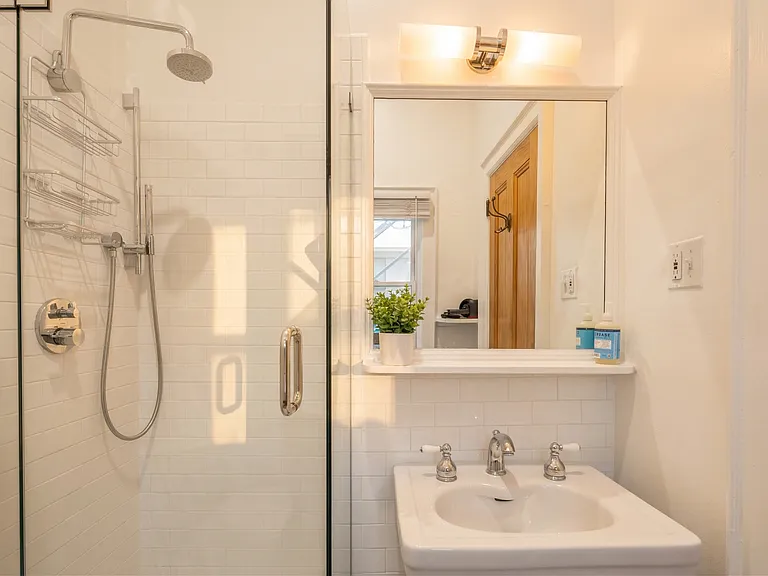 3 E 9th St #2R — Photo 5