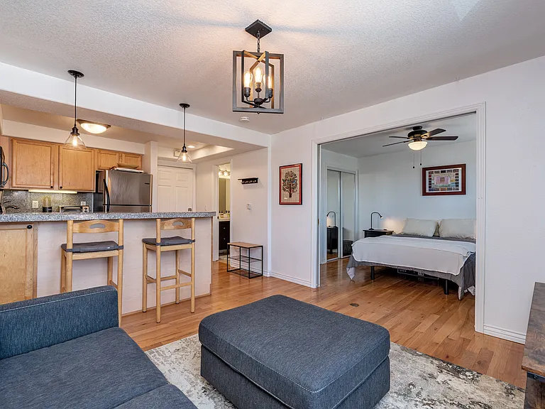 1833 N Williams St #504 — Photo 12