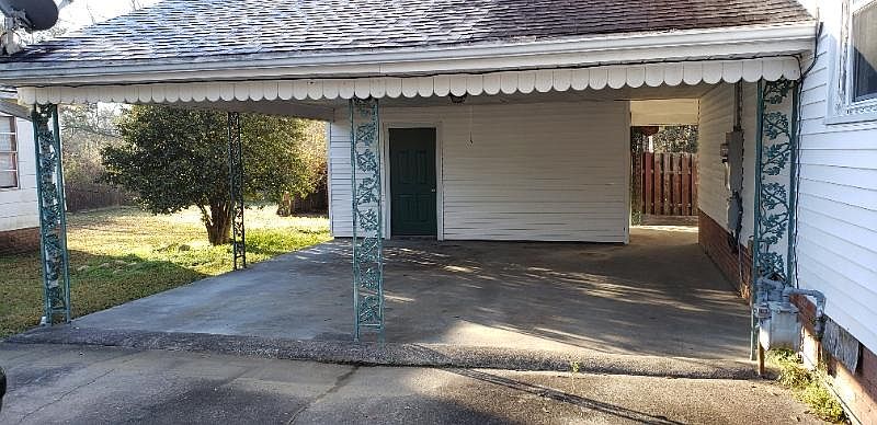 2nd image of 719 Beech St