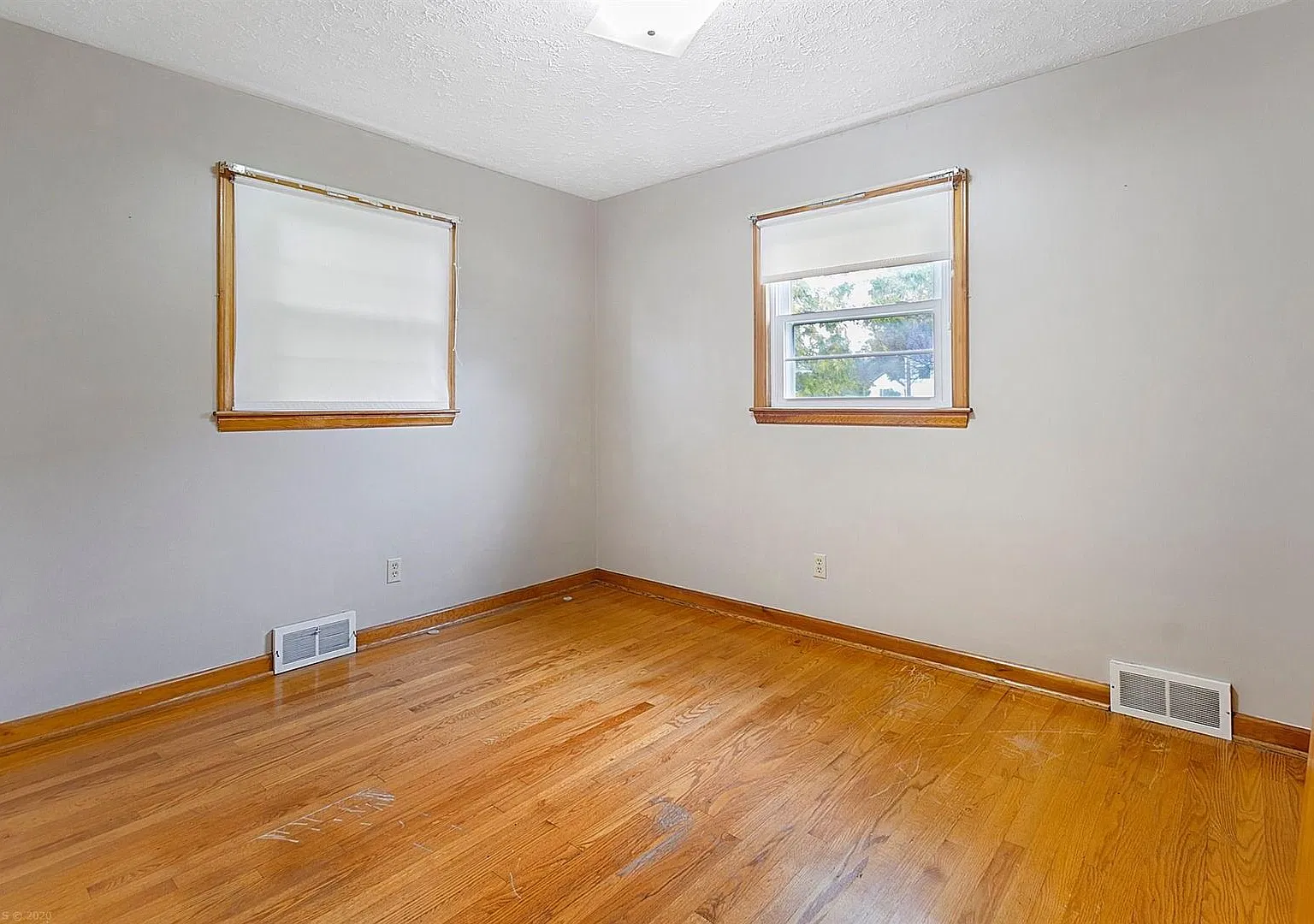 Brick Ranch with Basement in Christiansburg — Photo 2