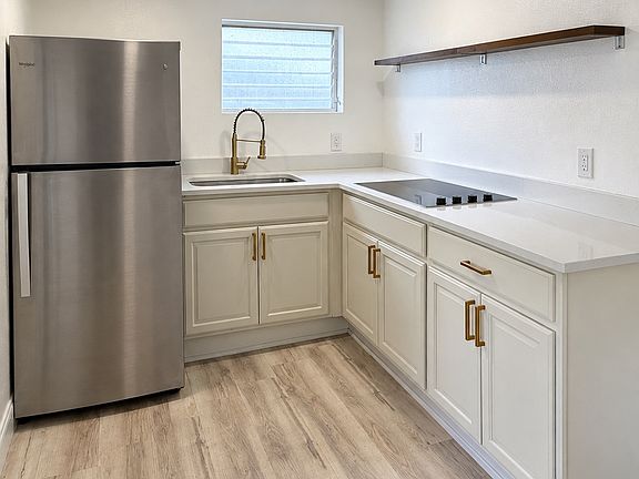 3rd image of 1315 4th St APT C