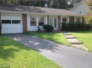 1037 S Ironwood Rd, Sterling, VA 20164