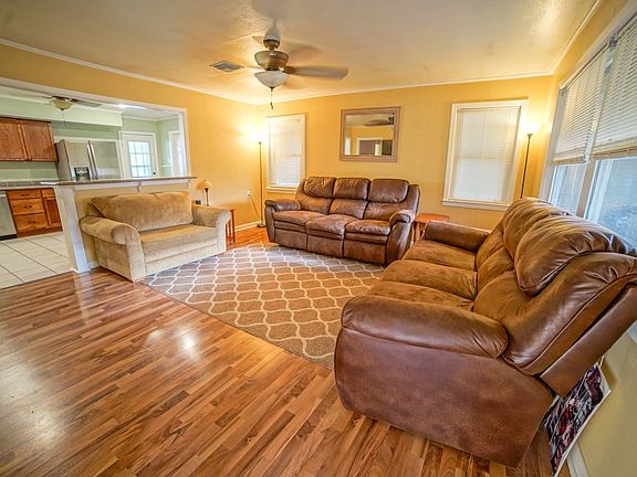 3rd image of 413 Orange Grove Ave