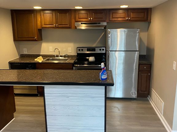 2nd image of 4817 Josephine Dr APT 4