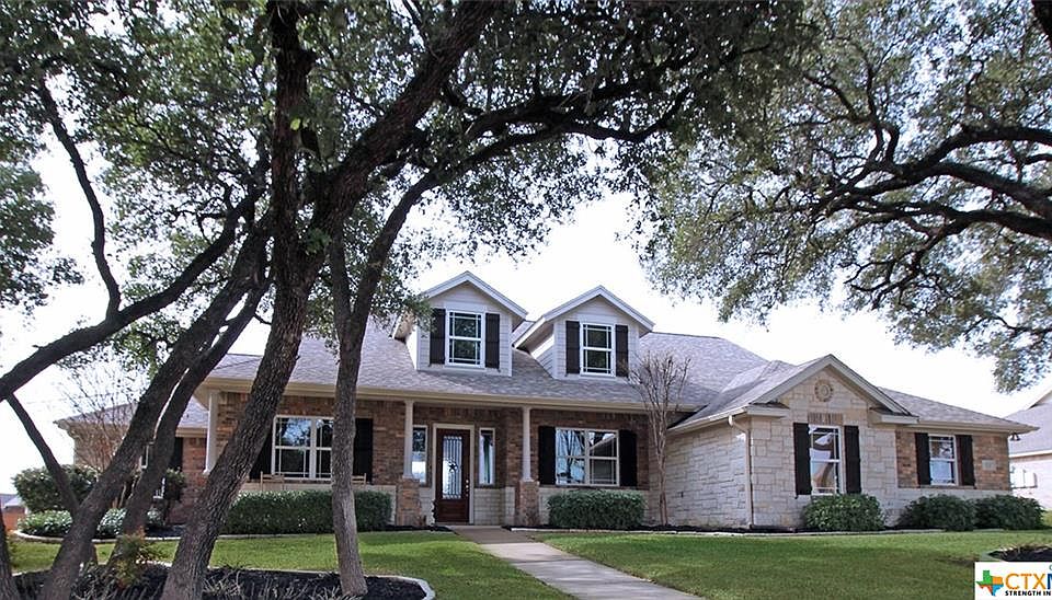 1st image of 1111 Red Leaf Dr