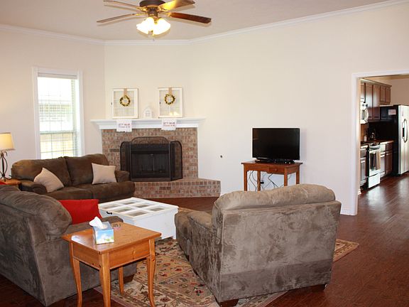 5th image of 910 Emerald Dove Ave