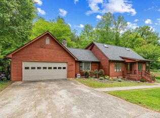 22 Sunset Dr, Swannanoa, NC 28778