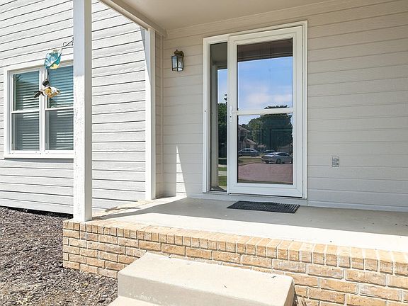 3rd image of 4479 N Edgemoor Ct