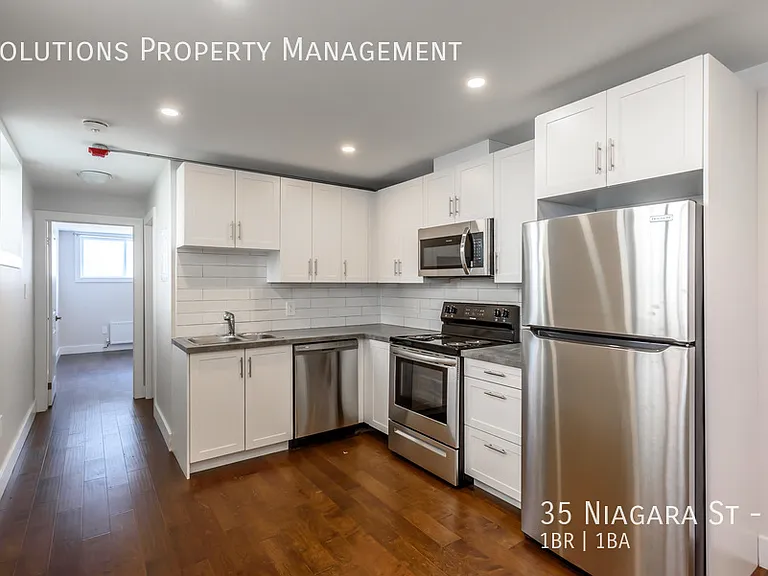 35 Niagara St #8 — Photo 1