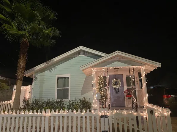 945 8th St N, Saint Petersburg, FL 33701