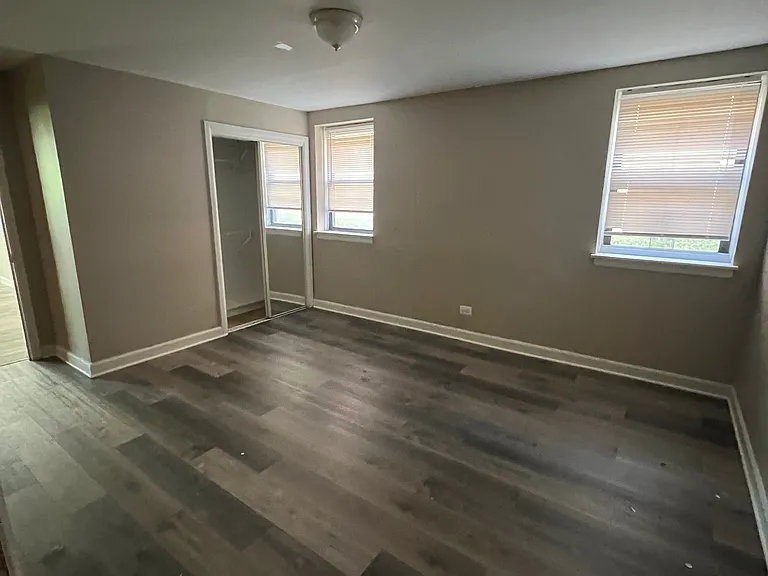 5718 N Mozart St — Photo 9