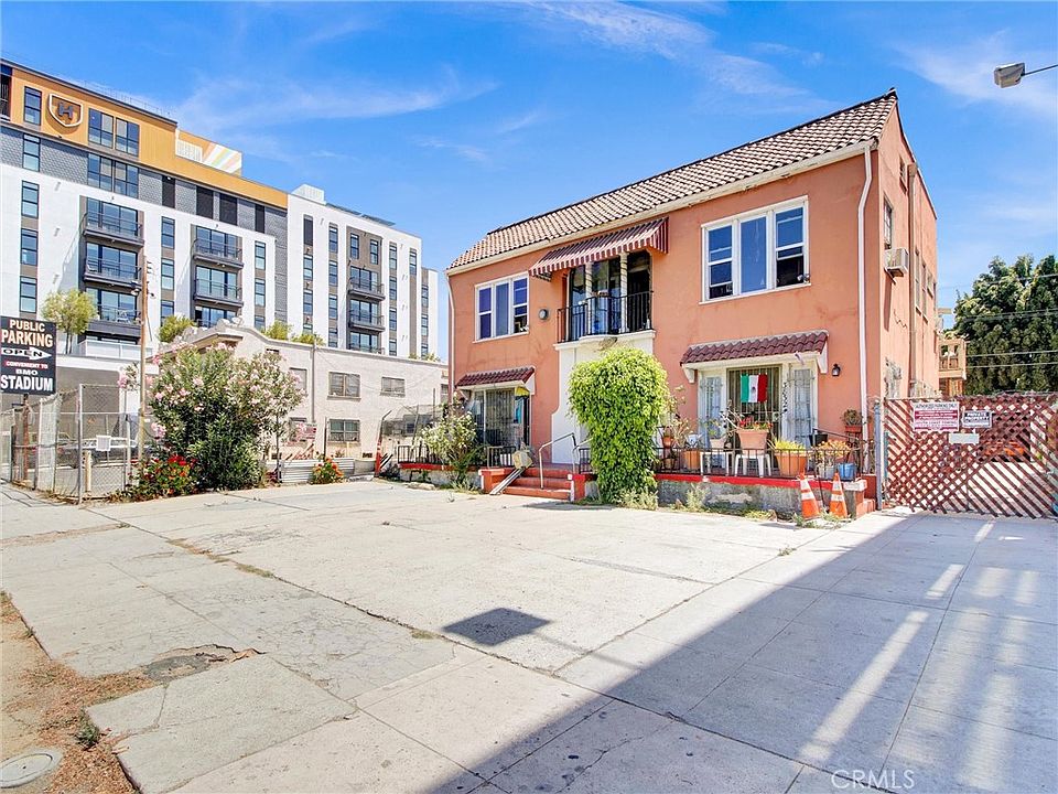 1st image of 3830 S Figueroa St