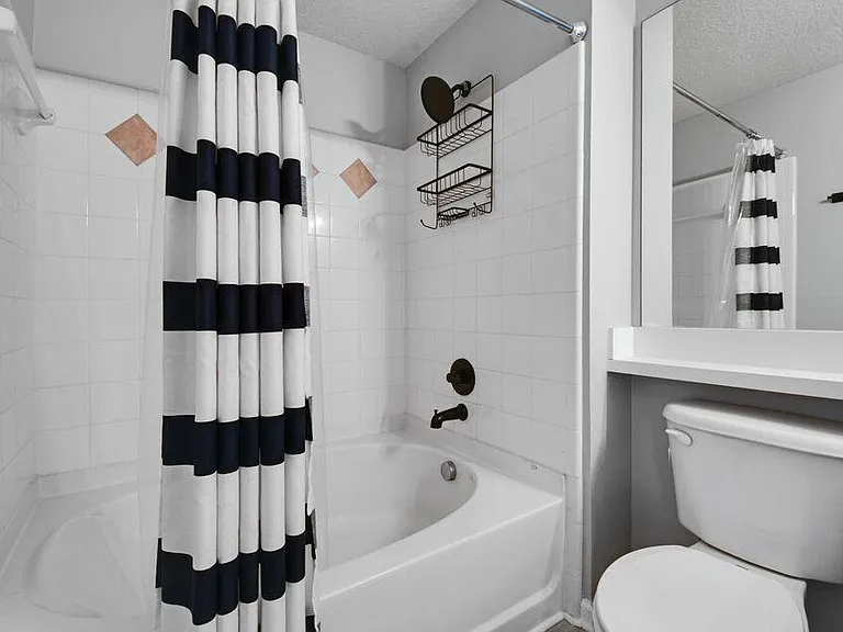 7302 Myrtlewood Cir W — Photo 15