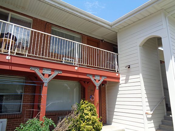 2nd image of 293 E Helm Ave #293