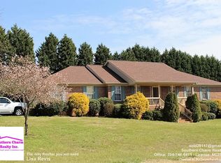 107 Cherokee Dr, Mooresville, NC 28117
