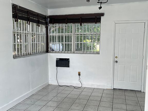 5th image of 1361 NE 145th St