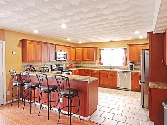 5th image of 1005 Fairborn Ct