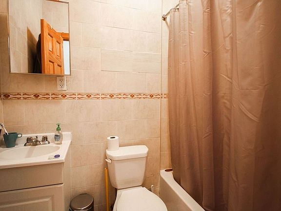 5th image of 807 Saint Johns Pl #2CX