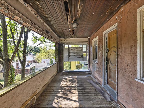 4th image of 1524 Marie St