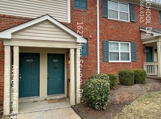 1621 High School Dr, Saint Louis, MO 63144